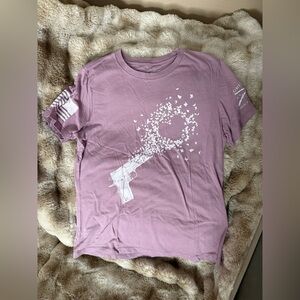 Grunt Style Women’s Medium Graphic Tee – Patriotic Butterfly Gun Design